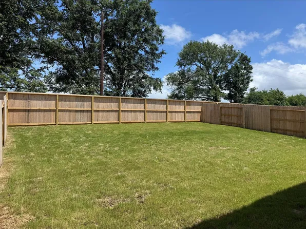 5878 Mercer St, Cut And Shoot, TX 77303
