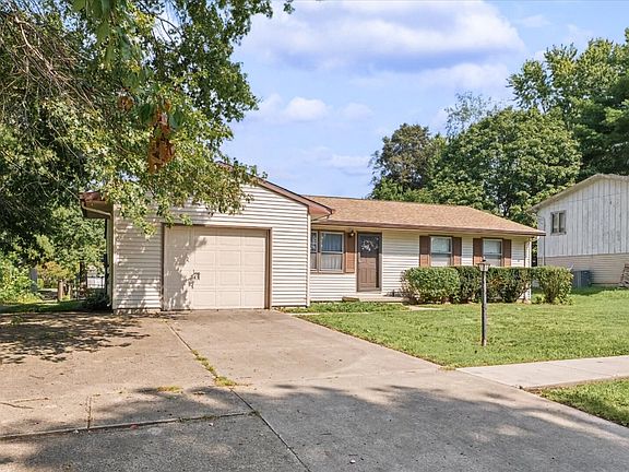 4th image of 2306 Belmore Dr