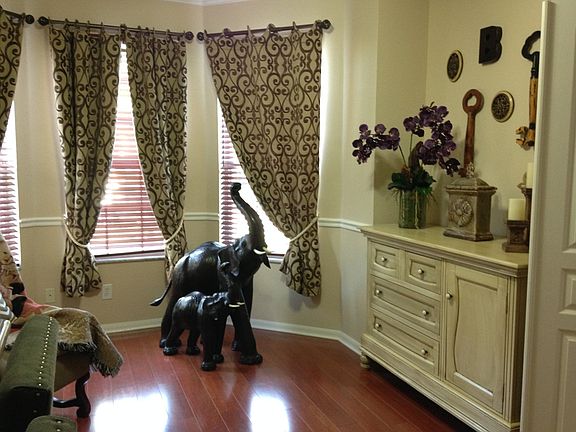 Office/Walkin to the right