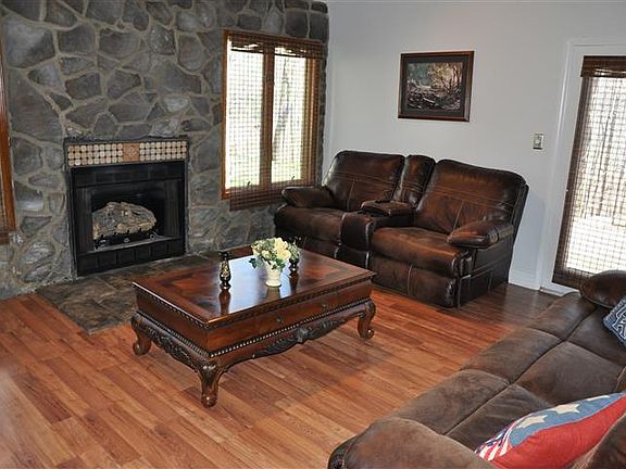 3rd image of 210 Green Violet Dr