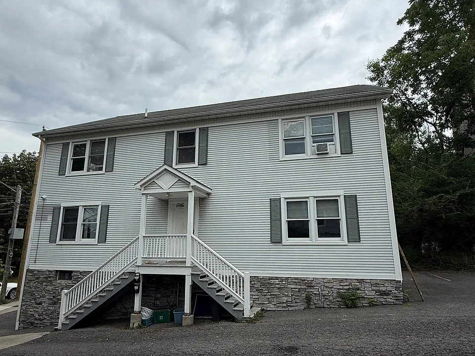 123 Blair St #2