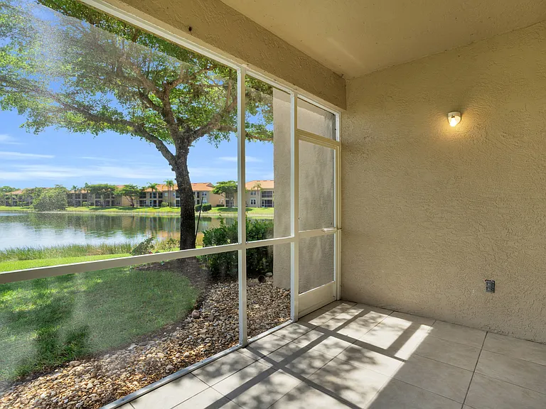 6560 Huntington Lakes Cir #1 — Photo 17