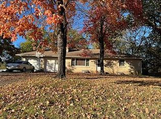 1328 N 1750th Rd, Lawrence, KS 66044