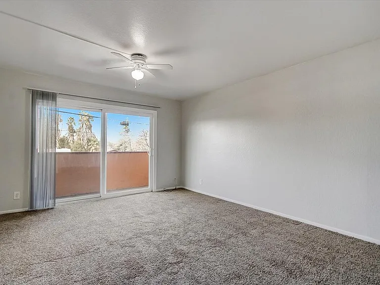 Regalia Crest Apartments — Photo 17