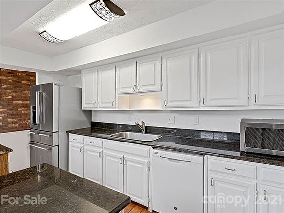 5th image of 224 W Wynnbrook Dr