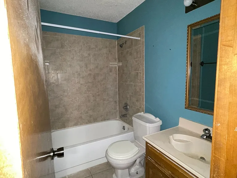 1712 N Aster Ave — Photo 10