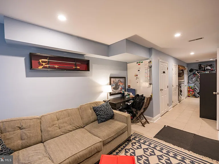 2217 League St — Photo 13