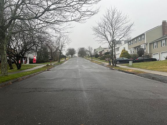 4th image of 38 Schwink Dr