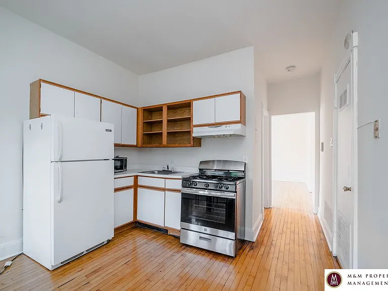 1117 S Racine Ave — Photo 3