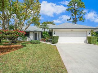 13867 Barberry Dr, Wellington, FL 33414