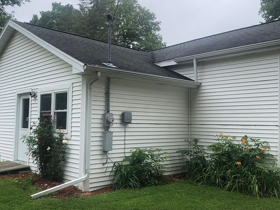 120 N Main St, Chesaning, MI 48616 Zillow