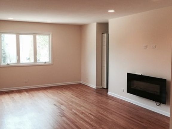 2nd image of 620 Ballantrae Dr #15B