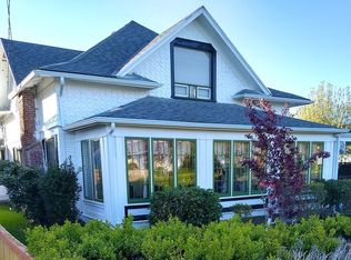 612 1st St, Hoquiam, WA