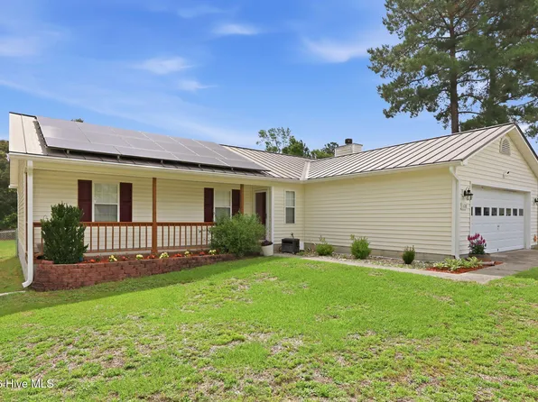 128 Fodder Dr, Hubert, NC 28539