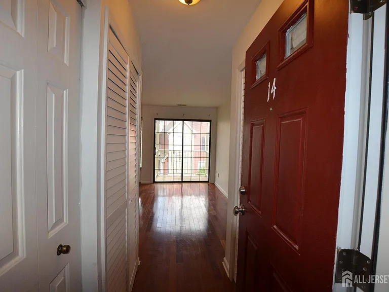 14 Lear Ct — Photo 8