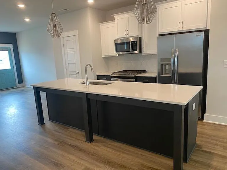 686 Vine Pkwy — Photo 8