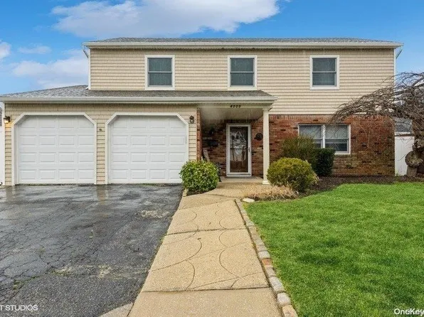 4000 Darby Lane, Seaford, NY 11783
