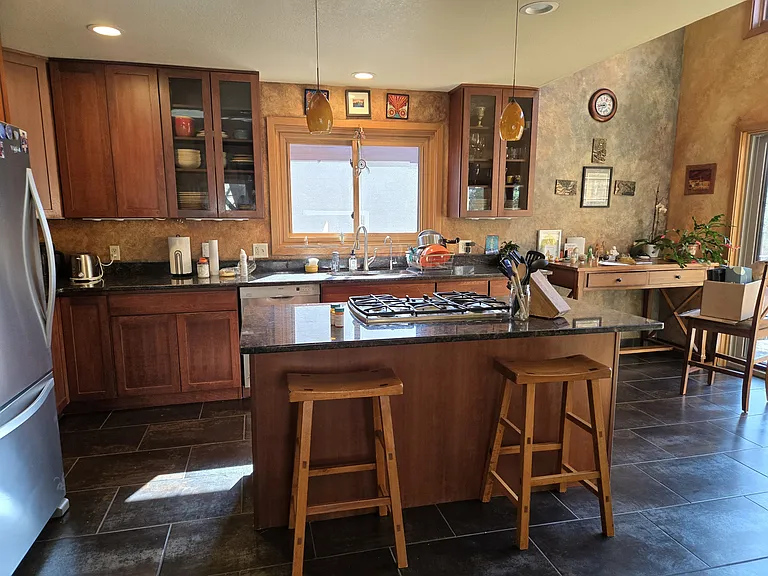 1020 Oakdale Pl — Photo 4