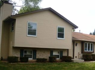 S88W22535 Glen Haven Ct, Big Bend, WI 53103