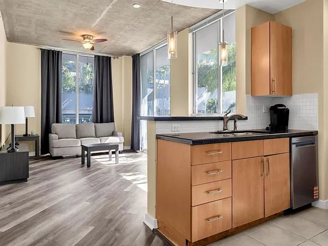 300 S Australian Ave #618 — Photo 3