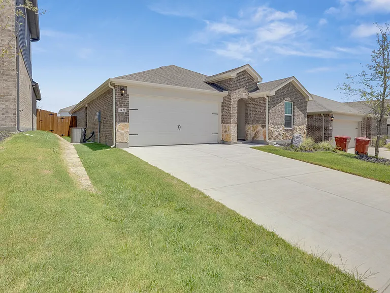 3421 Tomahawk Dr — Photo 3