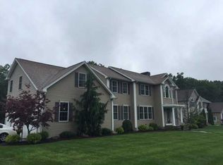 71 Pine Ridge Dr, Cranston, RI 02921