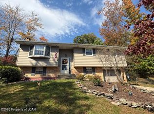 133 Armstrong Dr, Shavertown, PA 18708