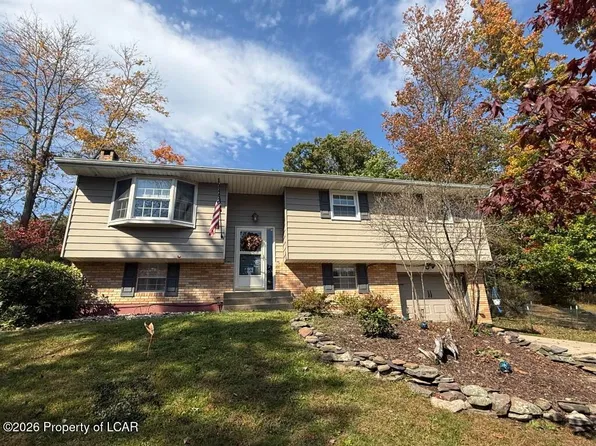 133 Armstrong Dr, Shavertown, PA 18708