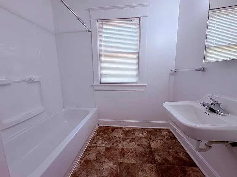 523 W Maple Ave #2-A — Photo 15