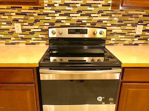 NEW AMANA SMOOTH TOP STOVE & OVEN