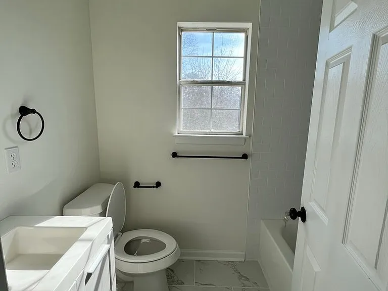 802 Aubrey Ave — Photo 14