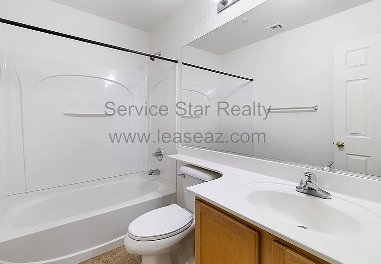 1554 E Elgin St — Photo 12