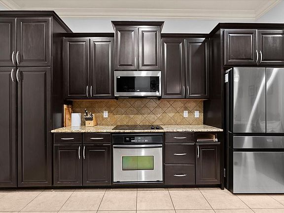 4th image of 2120 Kipling St #206