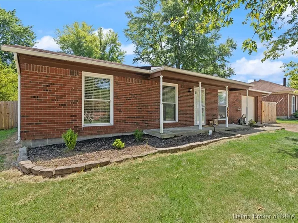 627 Lane Avenue, Sellersburg, IN 47172