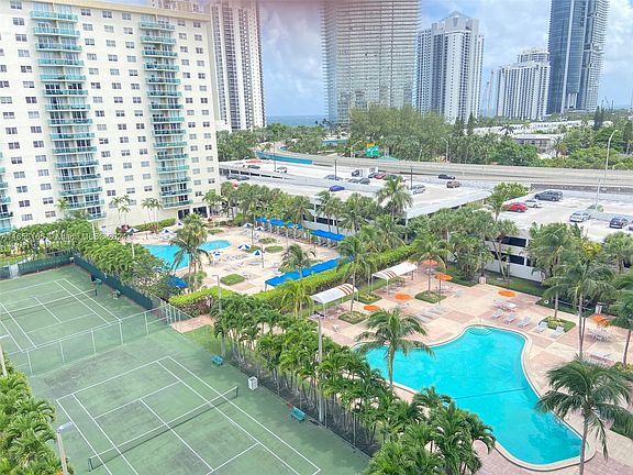 4th image of 19380 Collins Ave APT 914