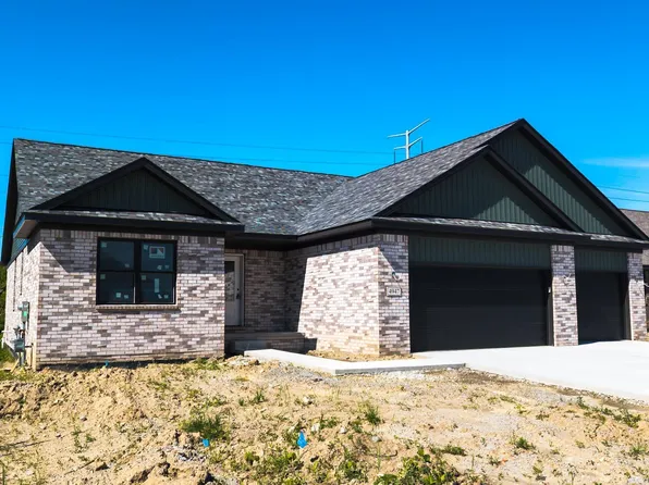 4887 Skylark Dr, Monroe, MI 48161