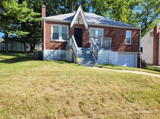 45 Reasor Dr, Saint Louis, MO 63135