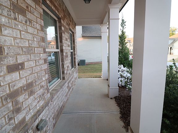 4th image of 4415 Silver Oak Dr