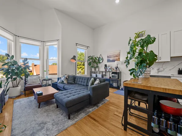 34 Van Reypen Street image 4 of 25