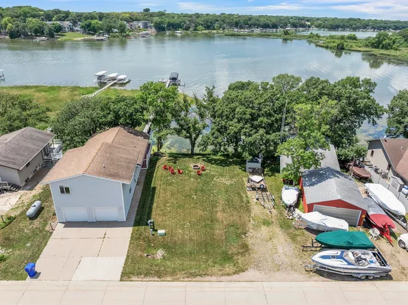 16213 256th Ave, Spirit Lake, IA 51360