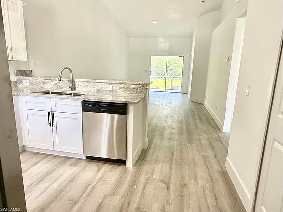 2nd image of 305-307 Homer AVE S