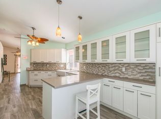 723 E Glenhaven Dr, Phoenix, AZ 85048