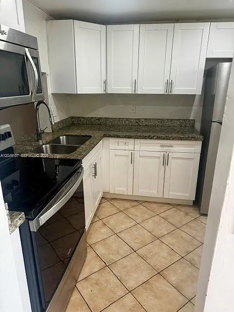 Brookfield Square Condo — Photo 3