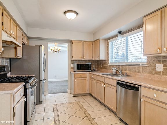5th image of 1253 Hazelwood Ct