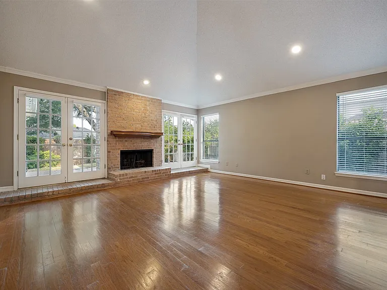 4043 Morman Ln — Photo 6