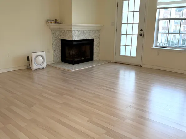 800 River Rd APT 333, Edgewater, NJ 07020