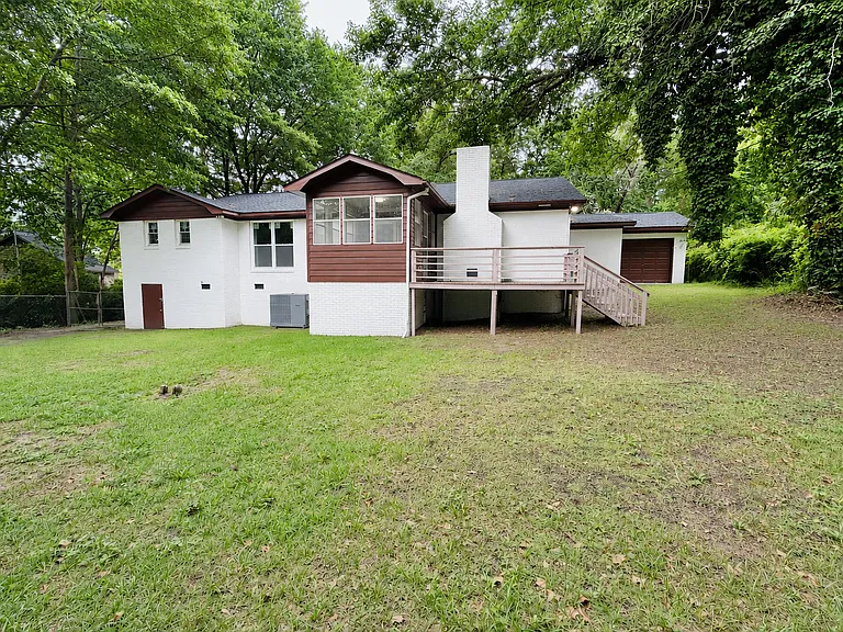7905 Castleton Ln — Photo 5