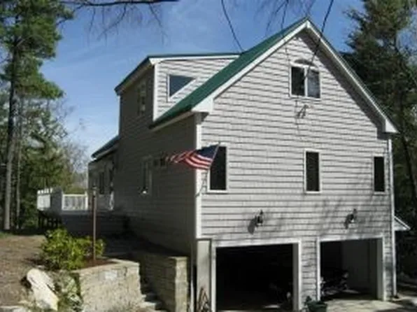 74 Roger St, Alton Bay, NH 03810