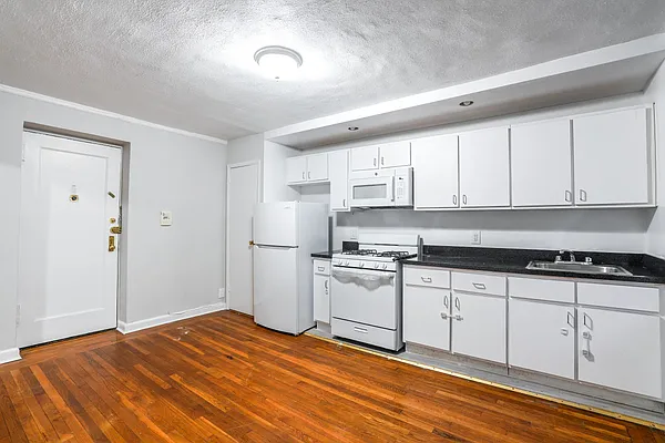 Rented by MNS | media 2