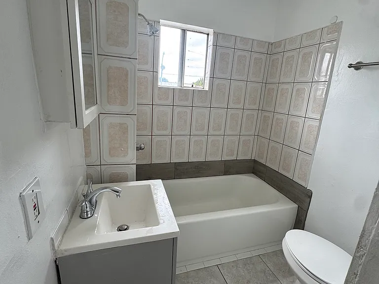 3167 E Cesar E Chavez Ave — Photo 10